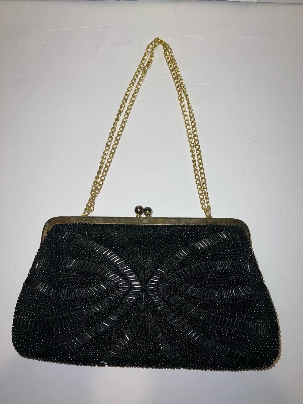 Vintage Beaded Chain Kiss Lock Clutch